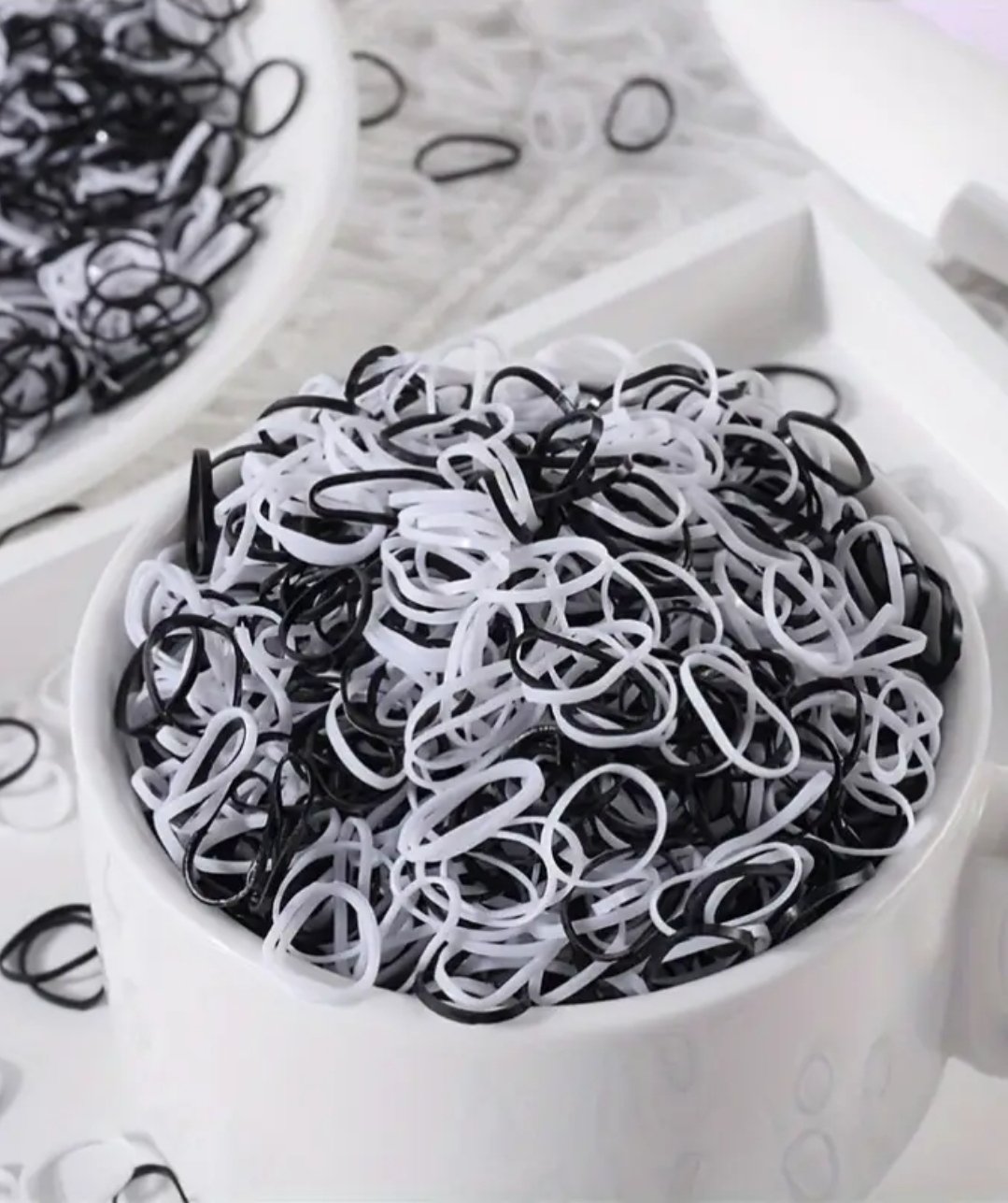 PAQUETE DE LIGAS DESECHABLES PARA EL CABELLO – BLANCO & NEGRO ZJ222094 - Imagen 4